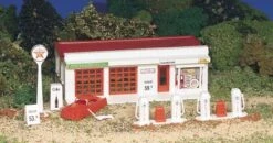 Bachmann Plasticville Gas Station Kit (HO Scale)