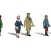 Woodland Scenics Couples In Coats - HO Scale